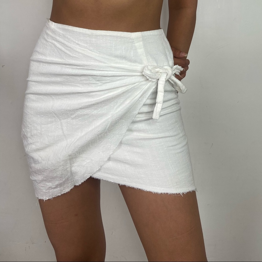 White beach tie skirt